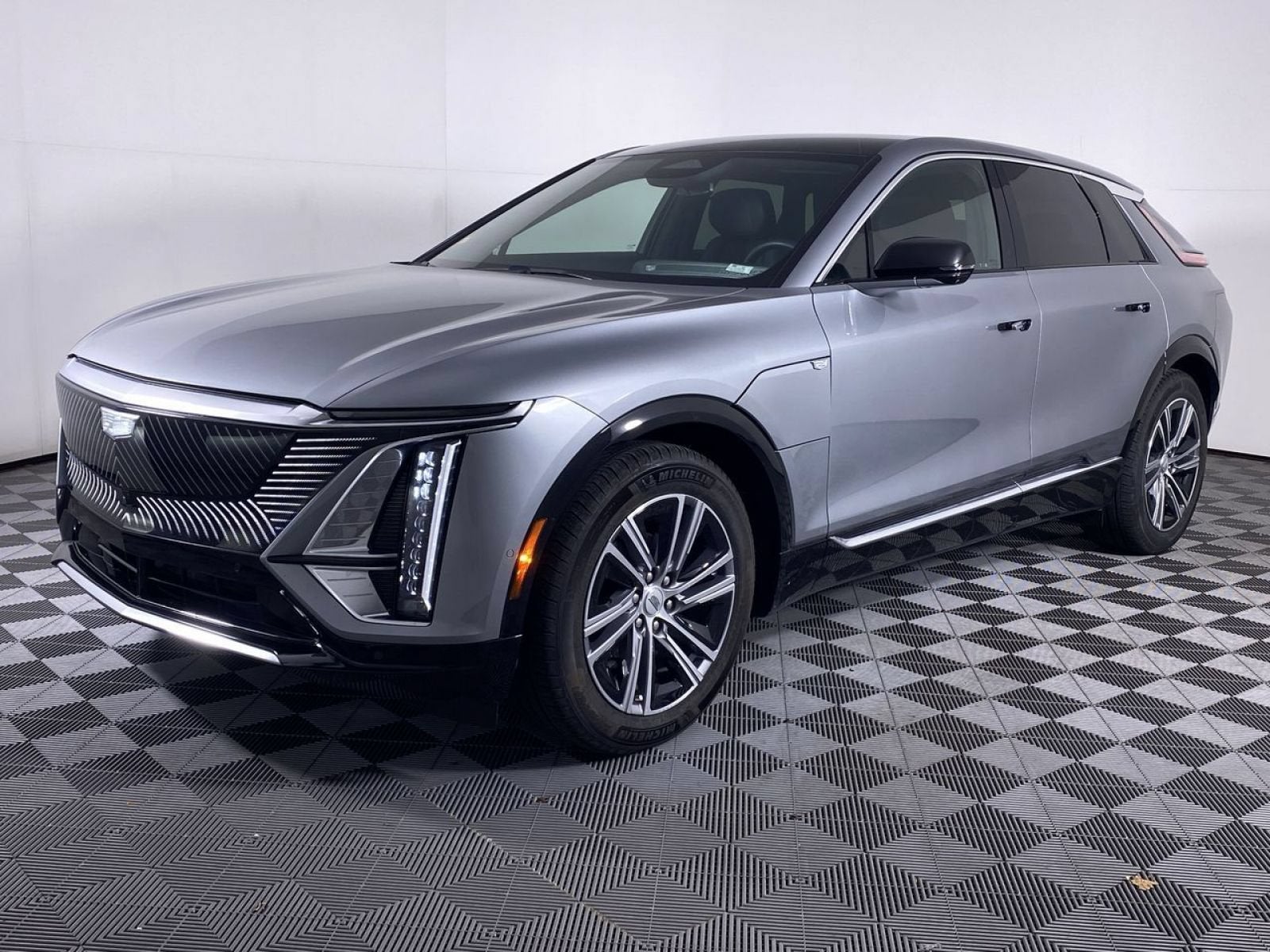 2024 Cadillac LYRIQ Luxury 1