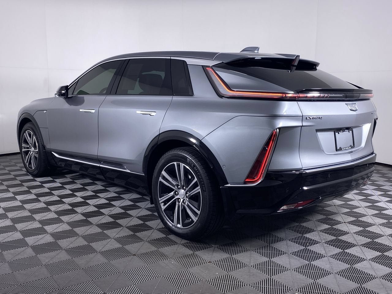 2024 Cadillac LYRIQ Luxury 1