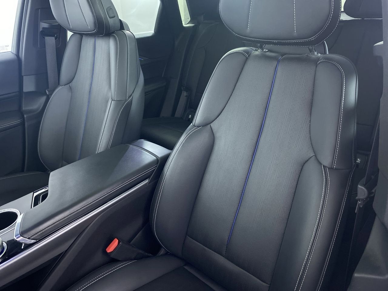 2024 Cadillac LYRIQ Luxury 1
