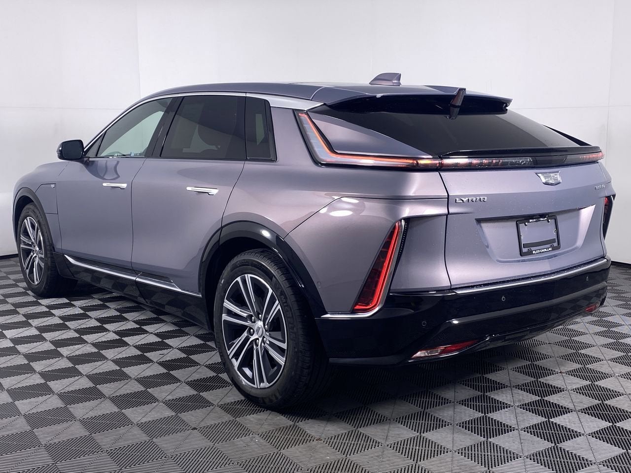 2024 Cadillac LYRIQ Luxury 1