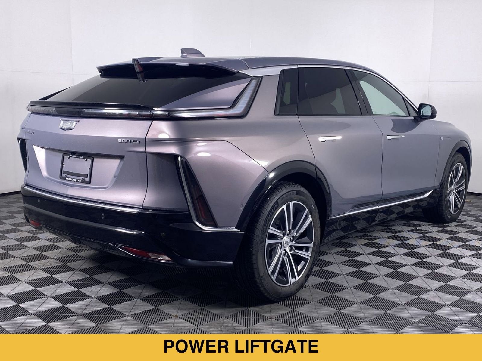 2024 Cadillac LYRIQ Luxury 1