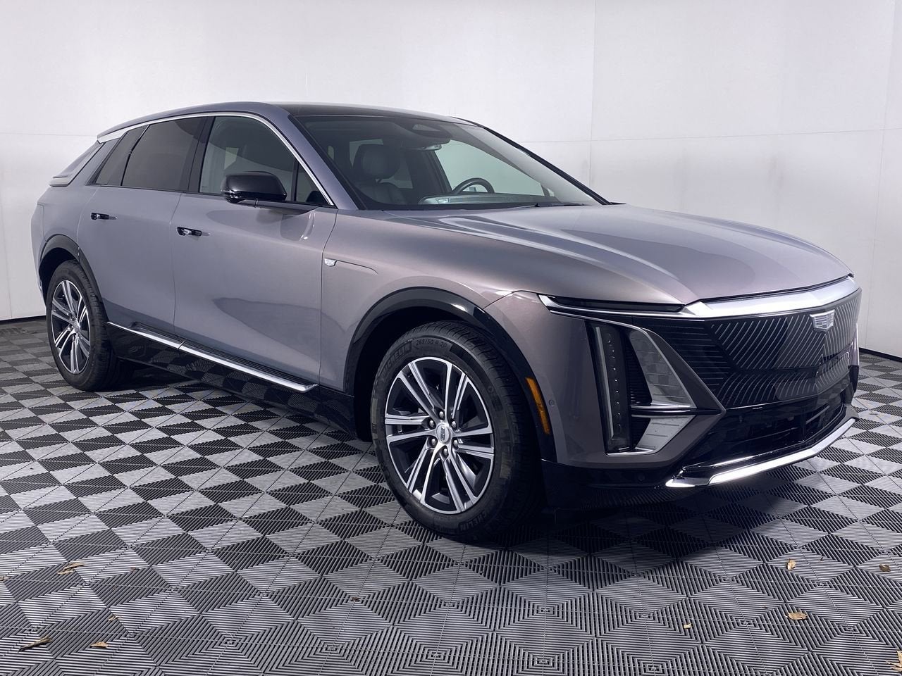 2024 Cadillac LYRIQ Luxury 1