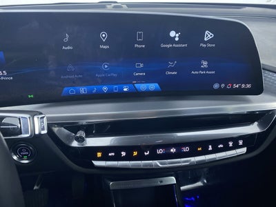 2024 Cadillac LYRIQ Luxury 1