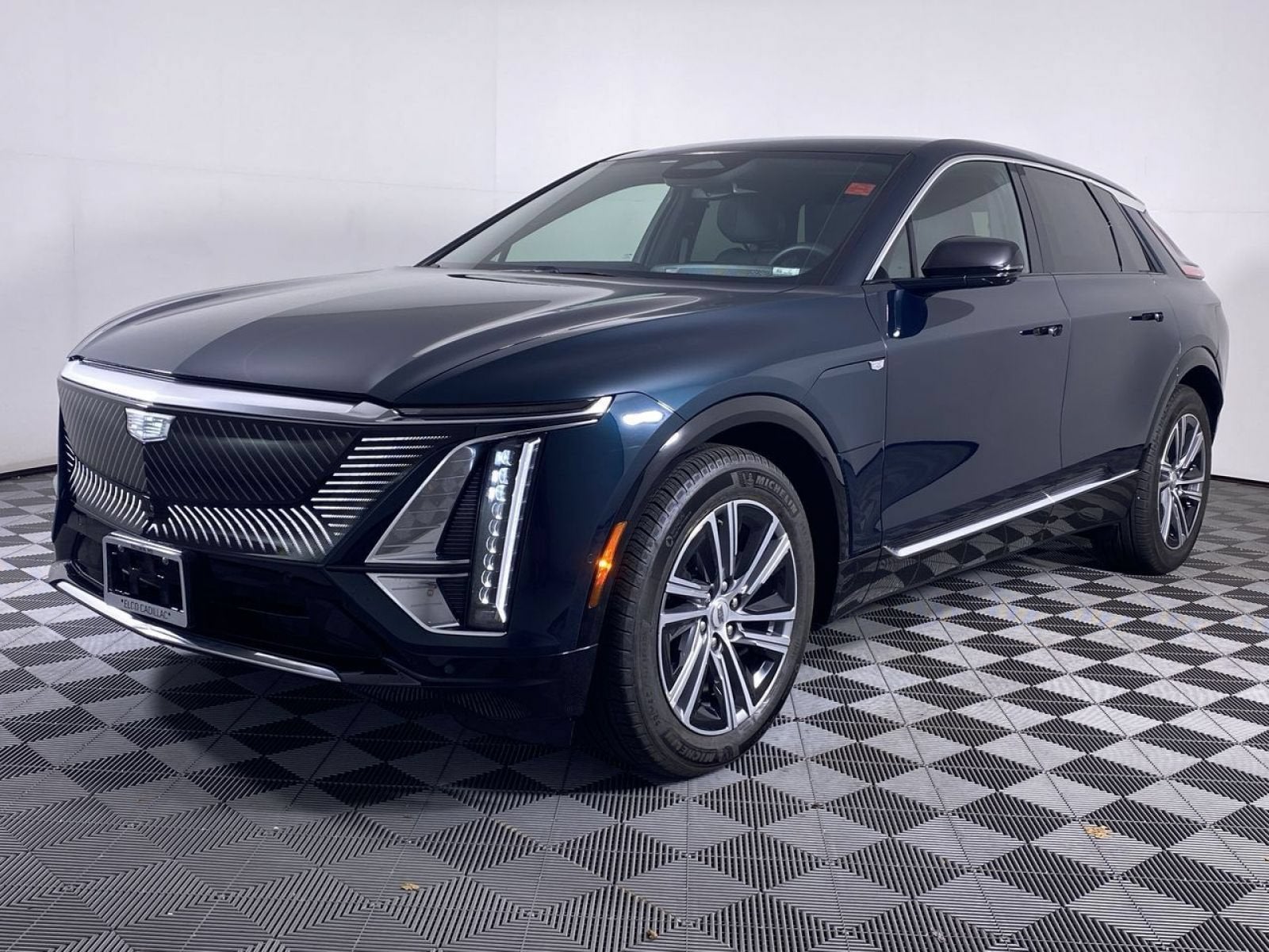 2024 Cadillac LYRIQ Luxury 1