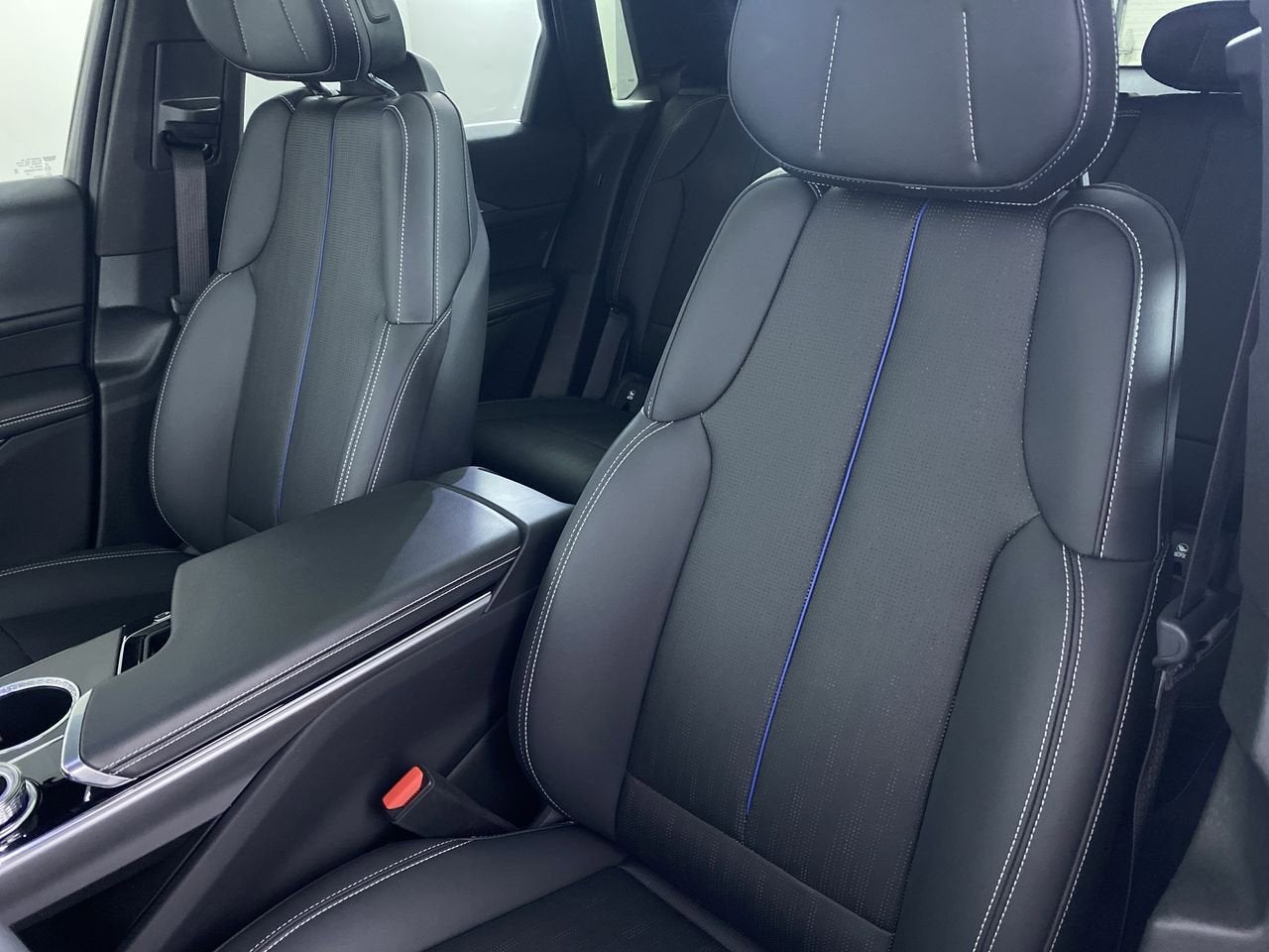 2024 Cadillac LYRIQ Luxury 1