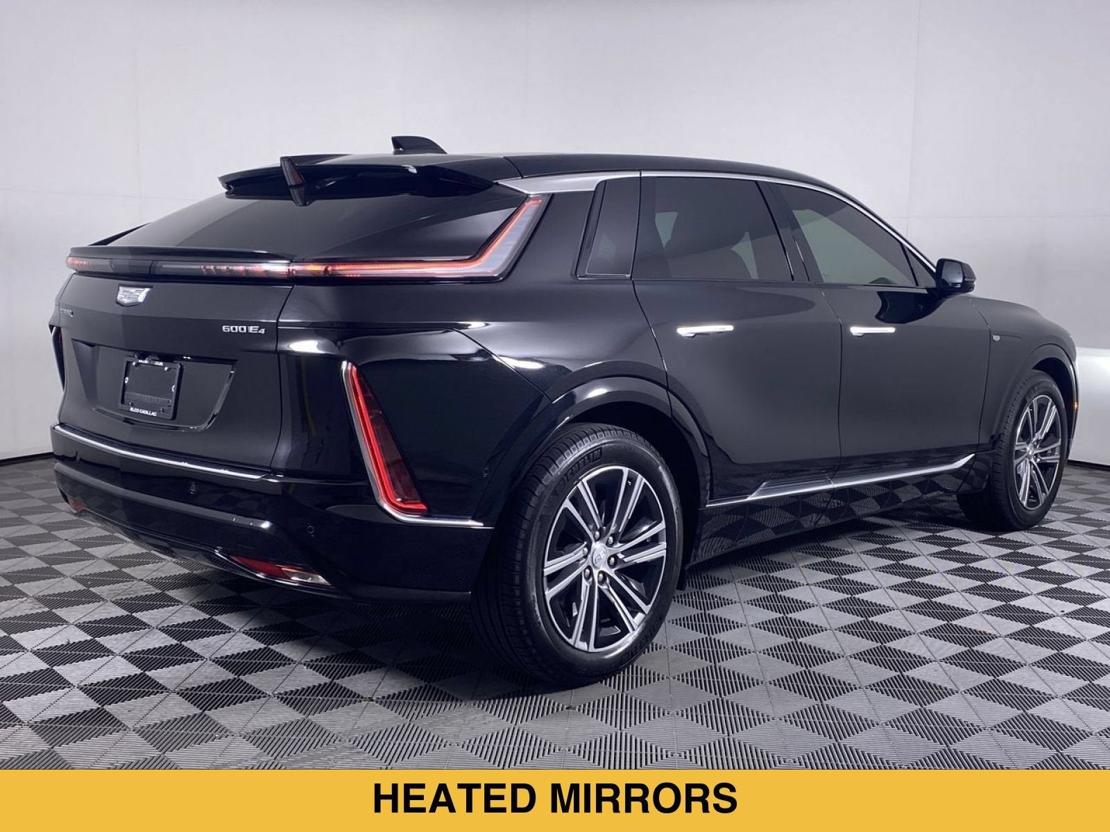 2024 Cadillac LYRIQ Luxury 1