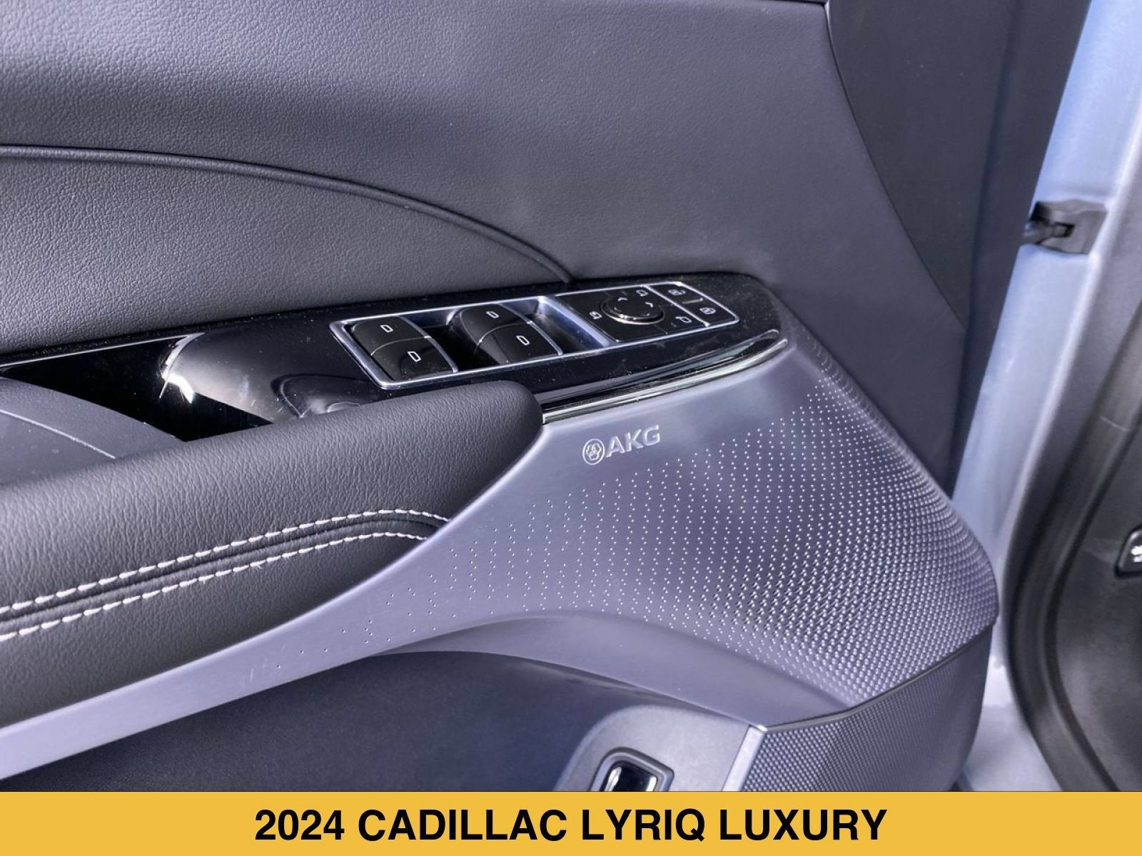 2024 Cadillac LYRIQ Luxury 2