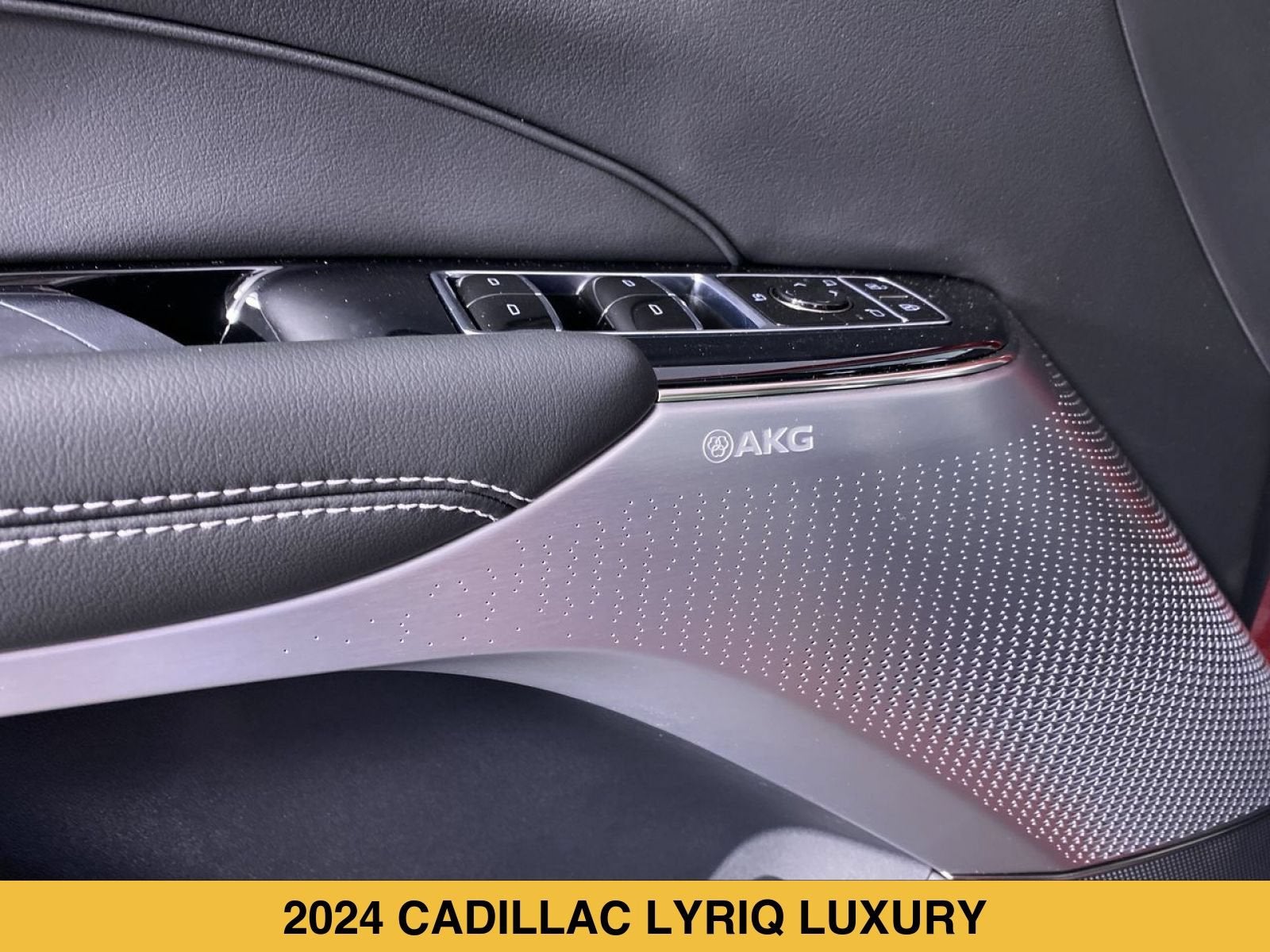 2024 Cadillac LYRIQ Luxury 2