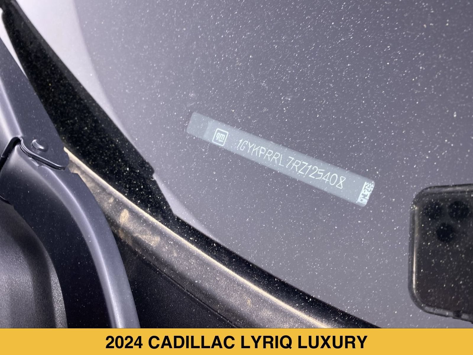 2024 Cadillac LYRIQ Luxury 2