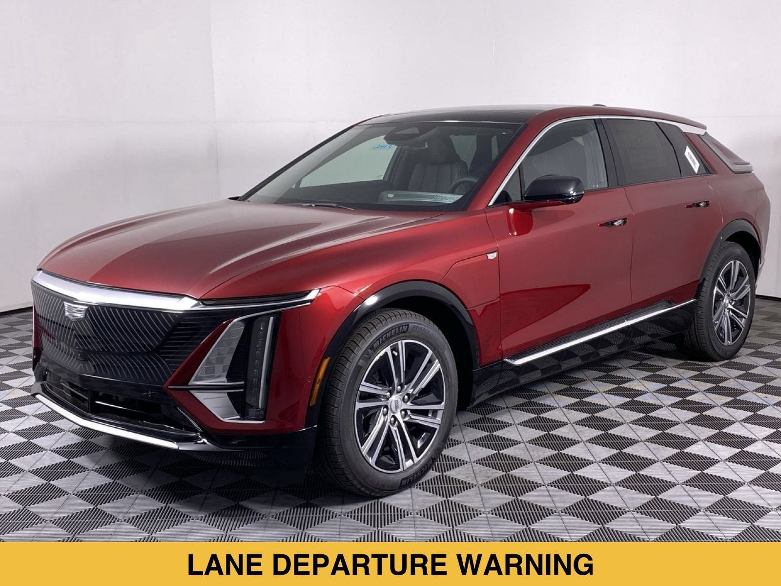 2024 Cadillac LYRIQ Luxury 2