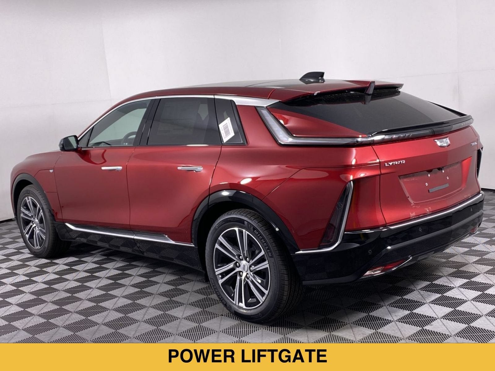 2024 Cadillac LYRIQ Luxury 2