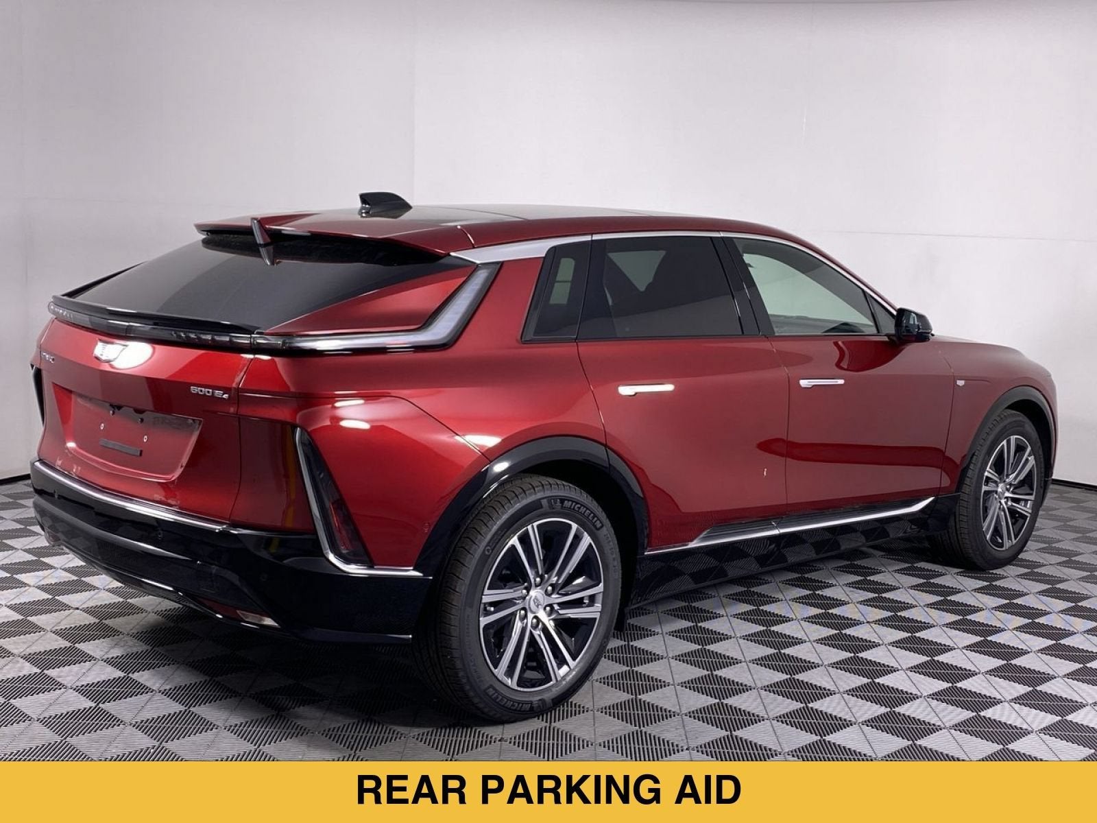 2024 Cadillac LYRIQ Luxury 2