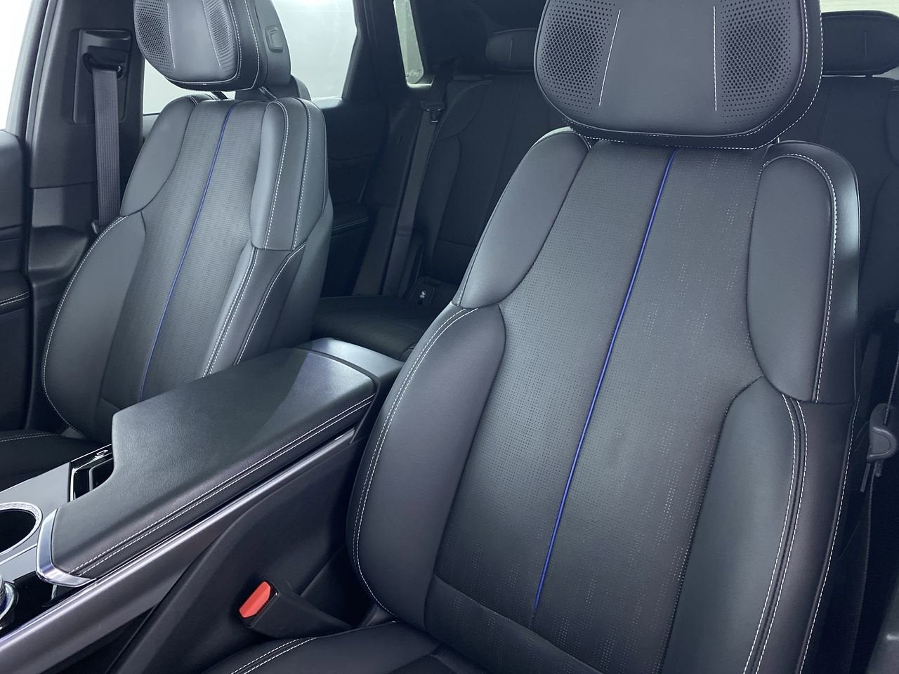 2024 Cadillac LYRIQ Luxury 3