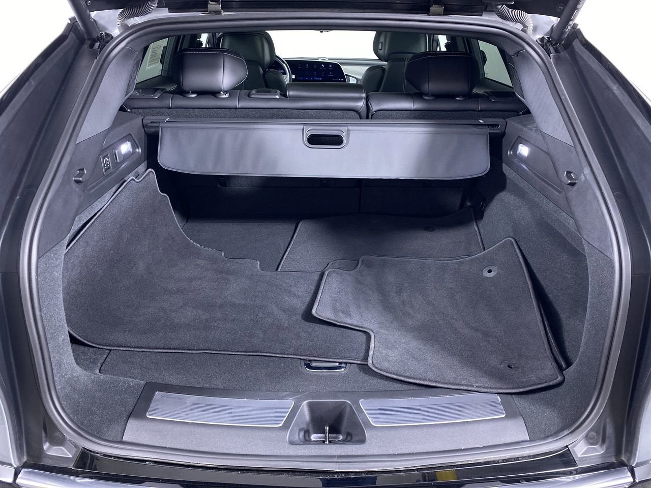 2024 Cadillac LYRIQ Luxury 3