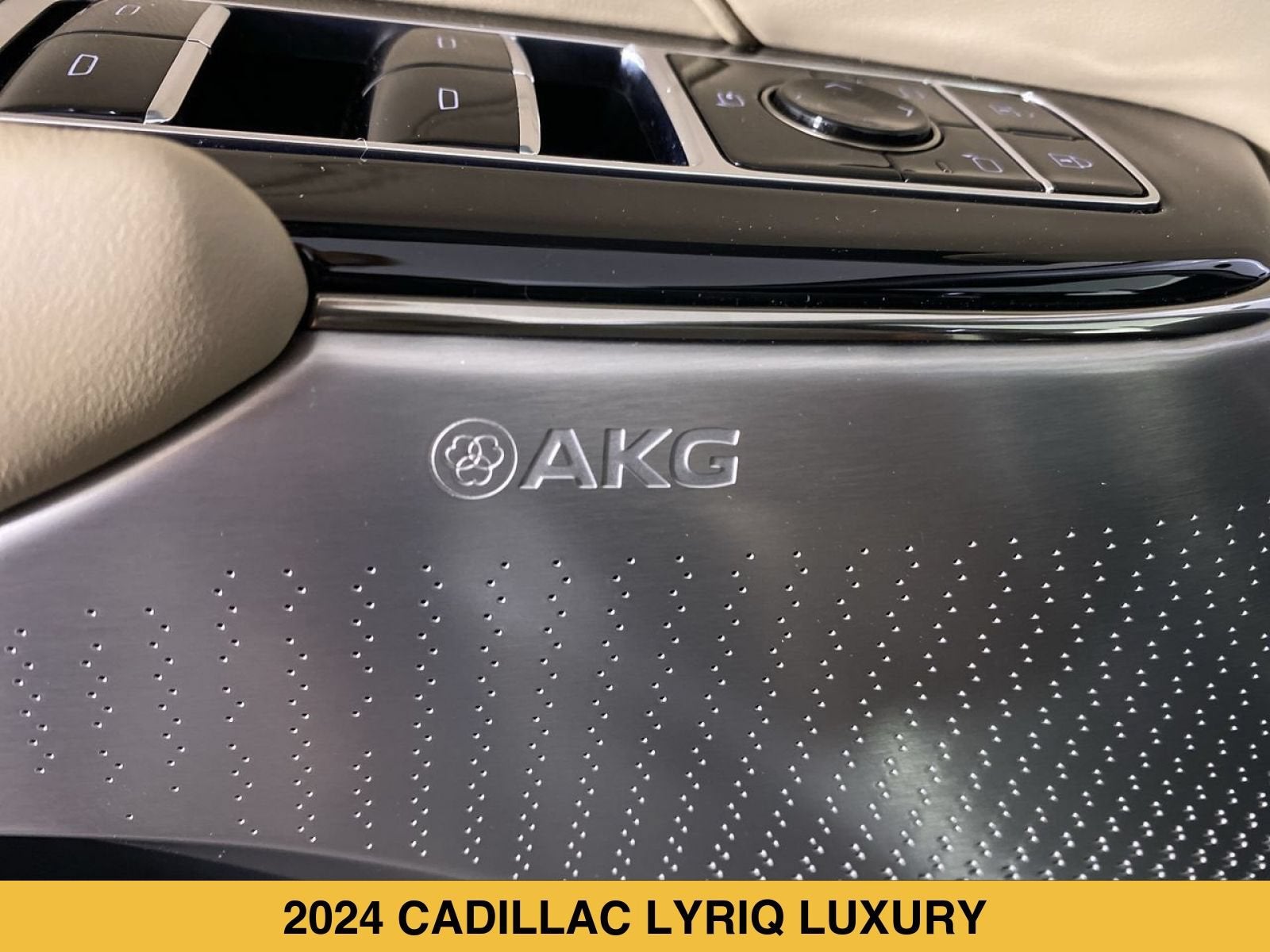 2024 Cadillac LYRIQ Luxury 3