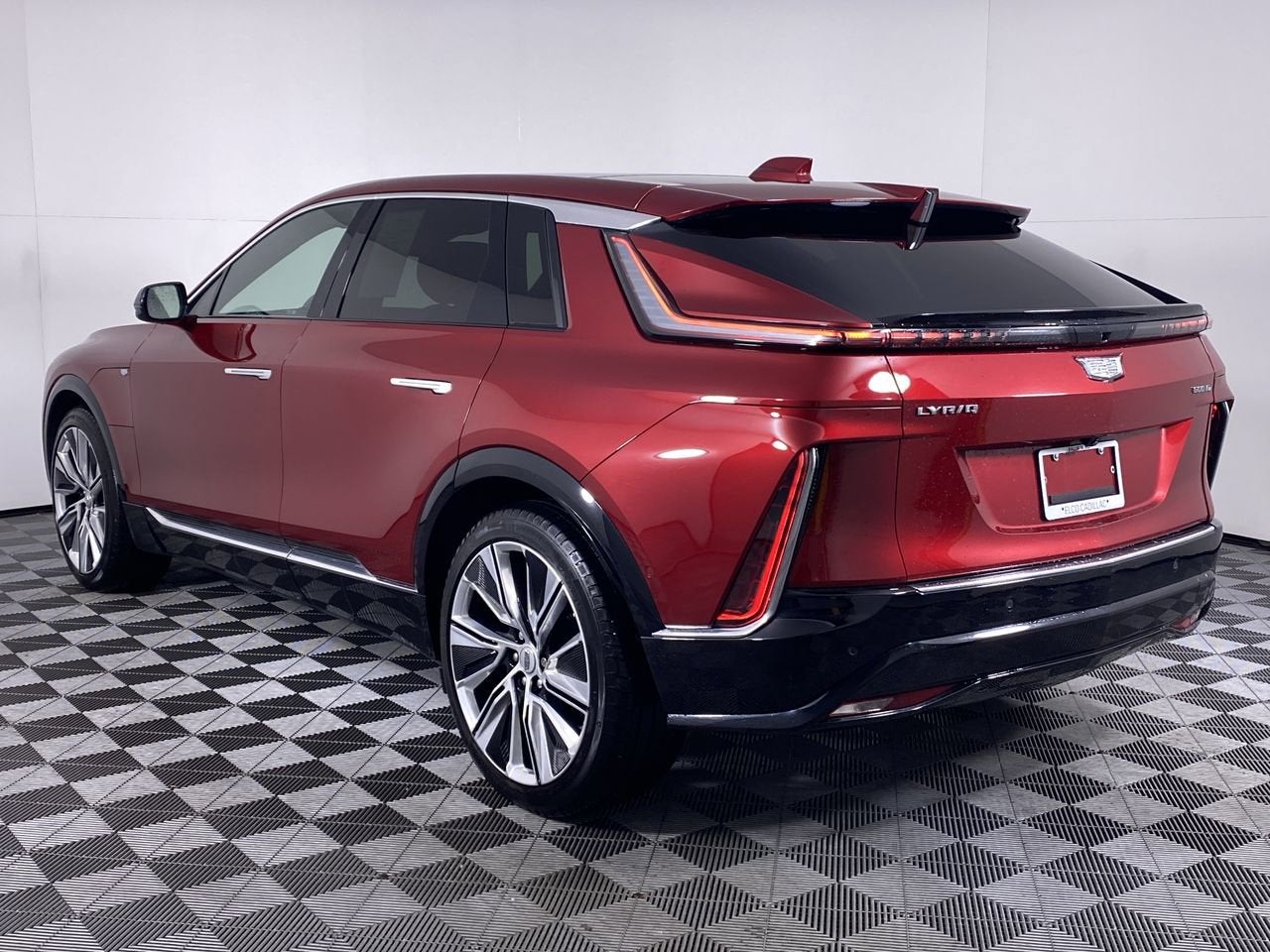 2024 Cadillac LYRIQ Luxury 3