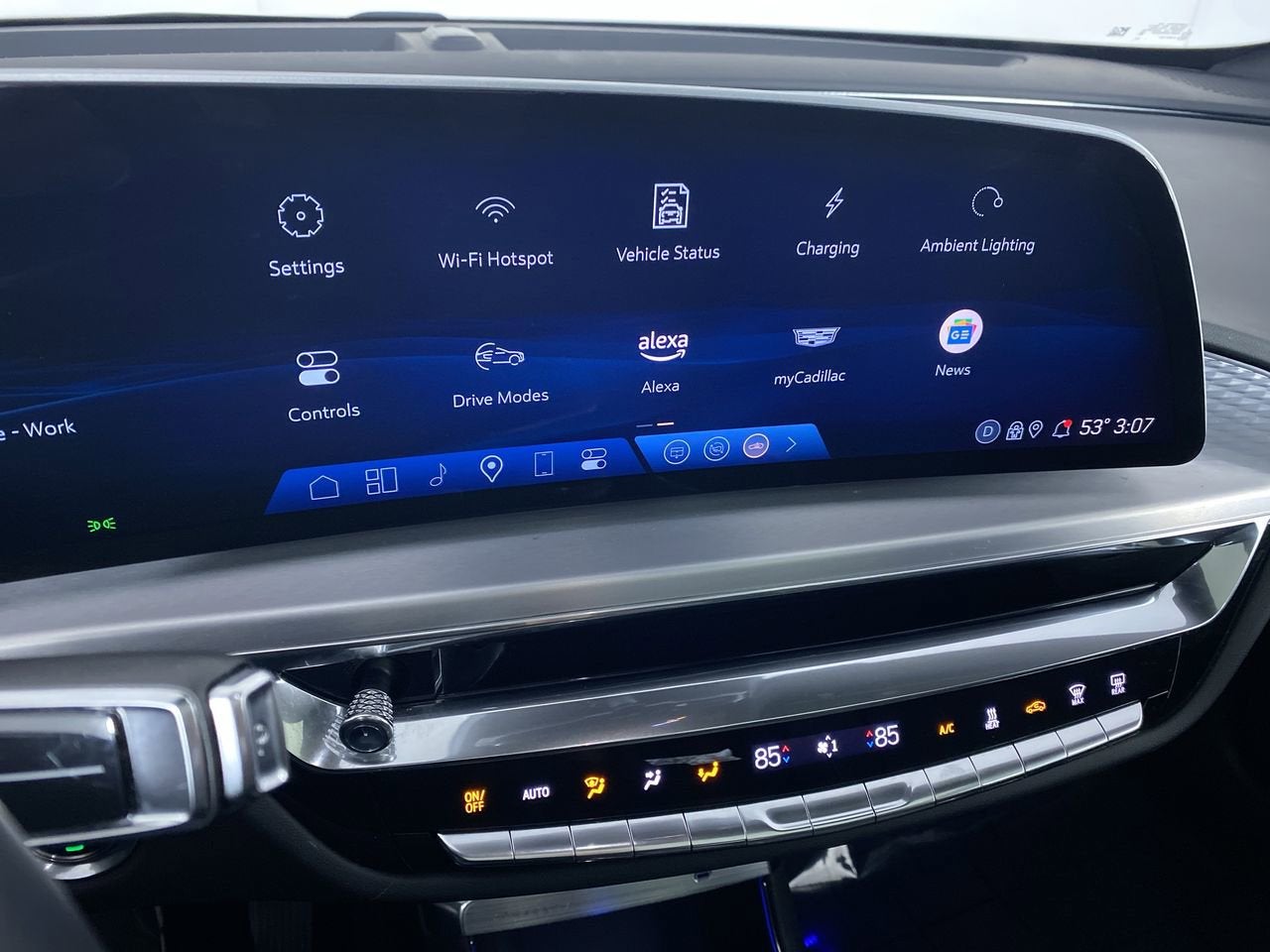 2024 Cadillac LYRIQ Luxury 3