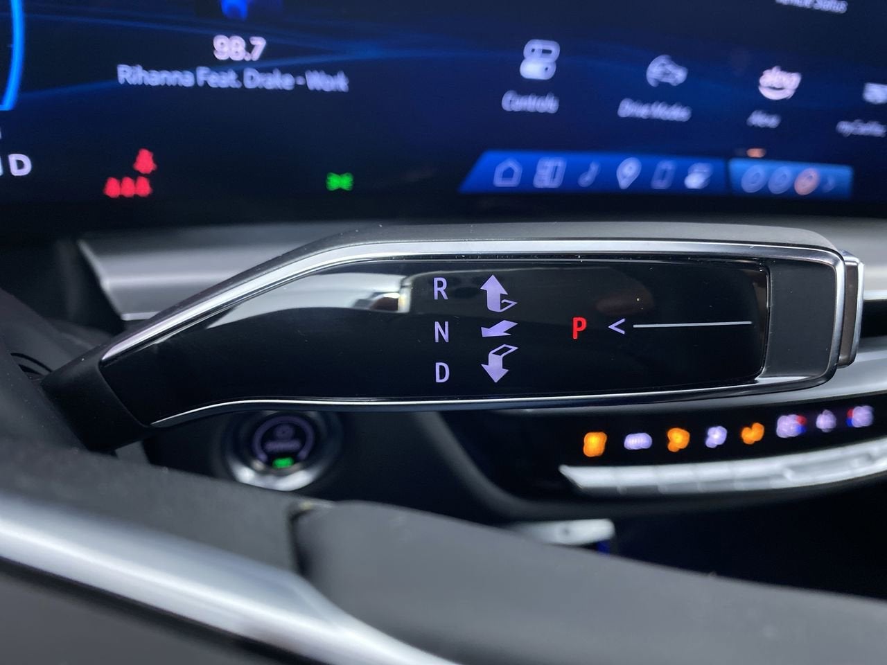 2024 Cadillac LYRIQ Luxury 3