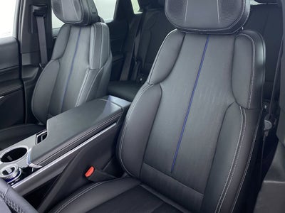 2024 Cadillac LYRIQ Luxury 3