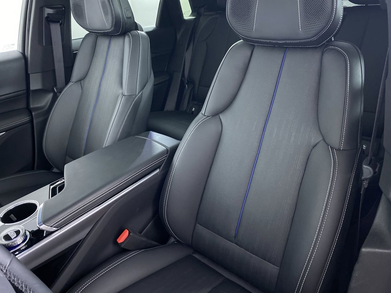 2024 Cadillac LYRIQ Luxury 3