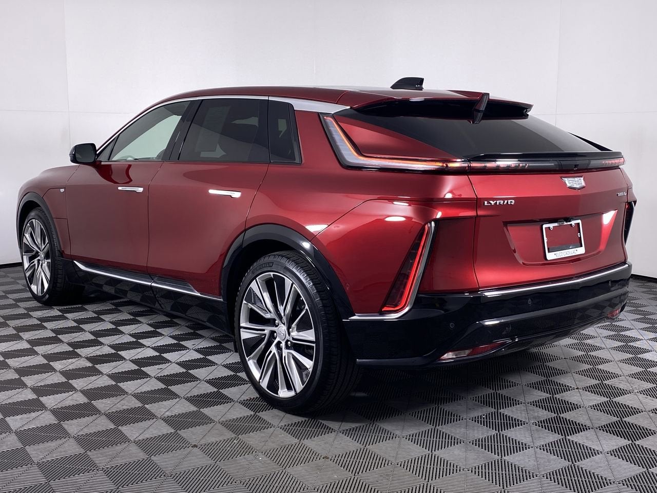 2024 Cadillac LYRIQ Luxury 3