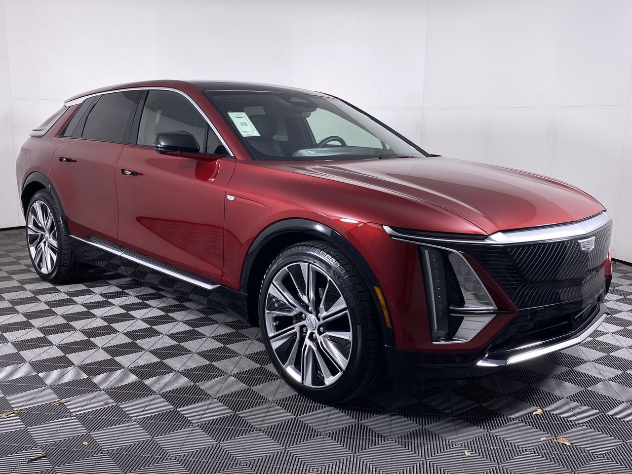 2024 Cadillac LYRIQ Luxury 3