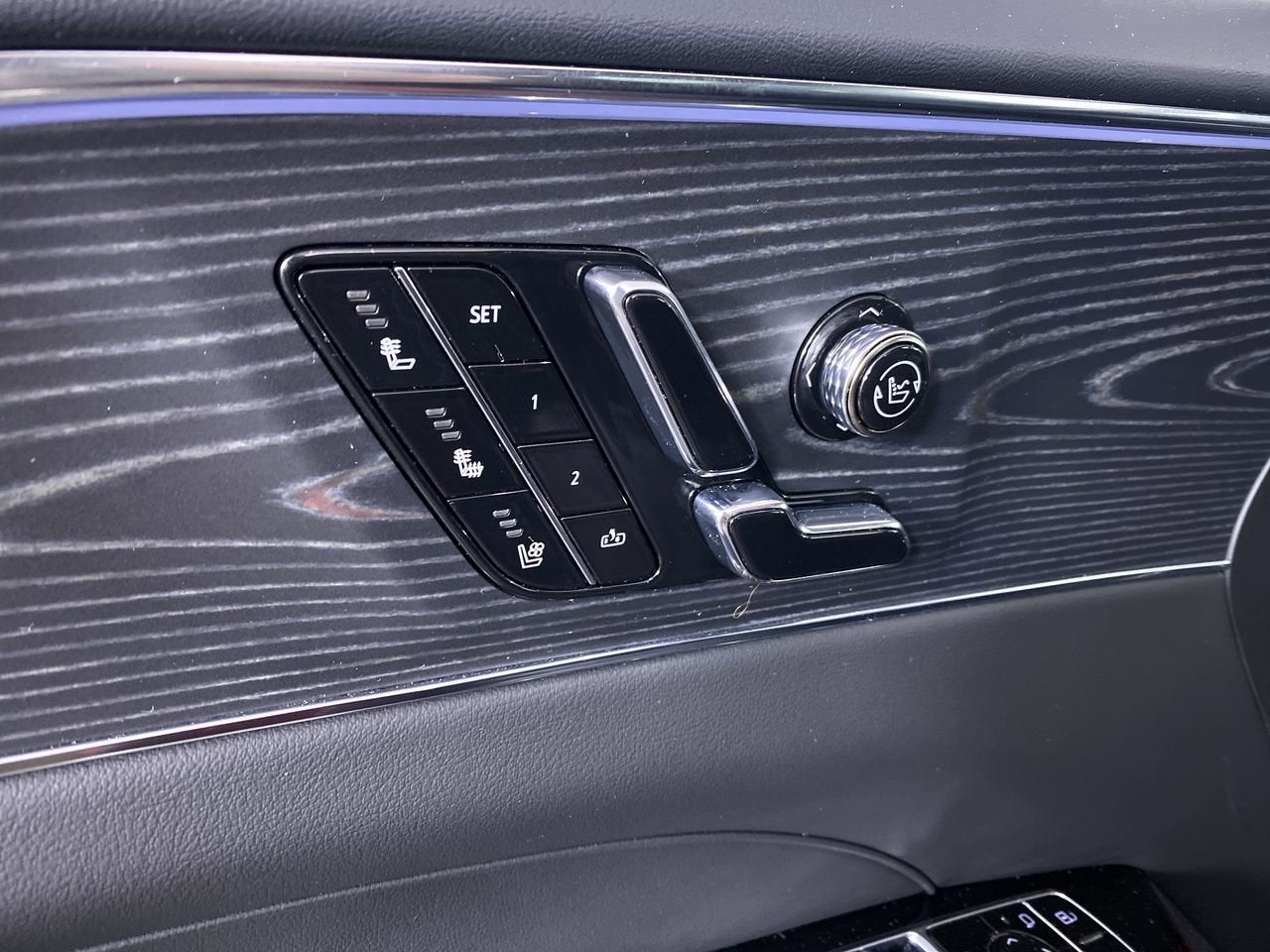 2024 Cadillac LYRIQ Luxury 3