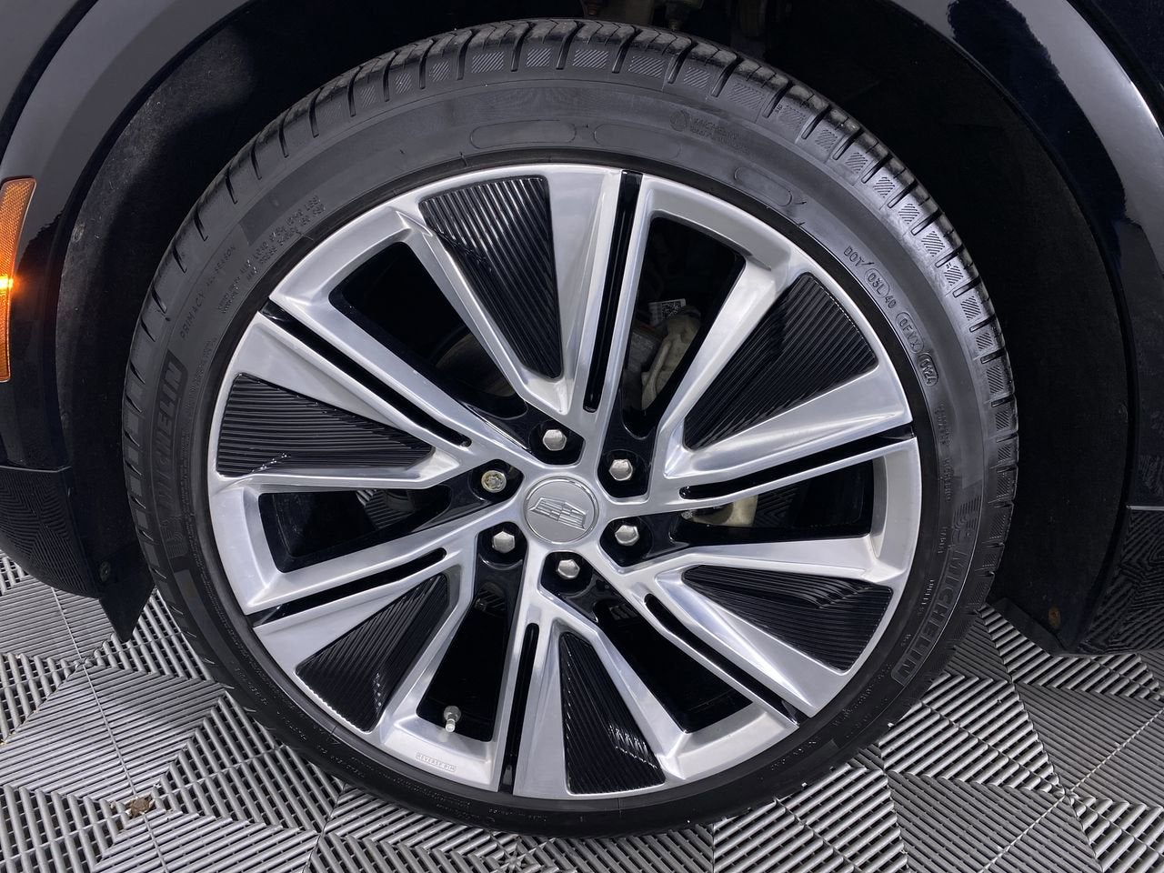 2024 Cadillac LYRIQ Luxury 3