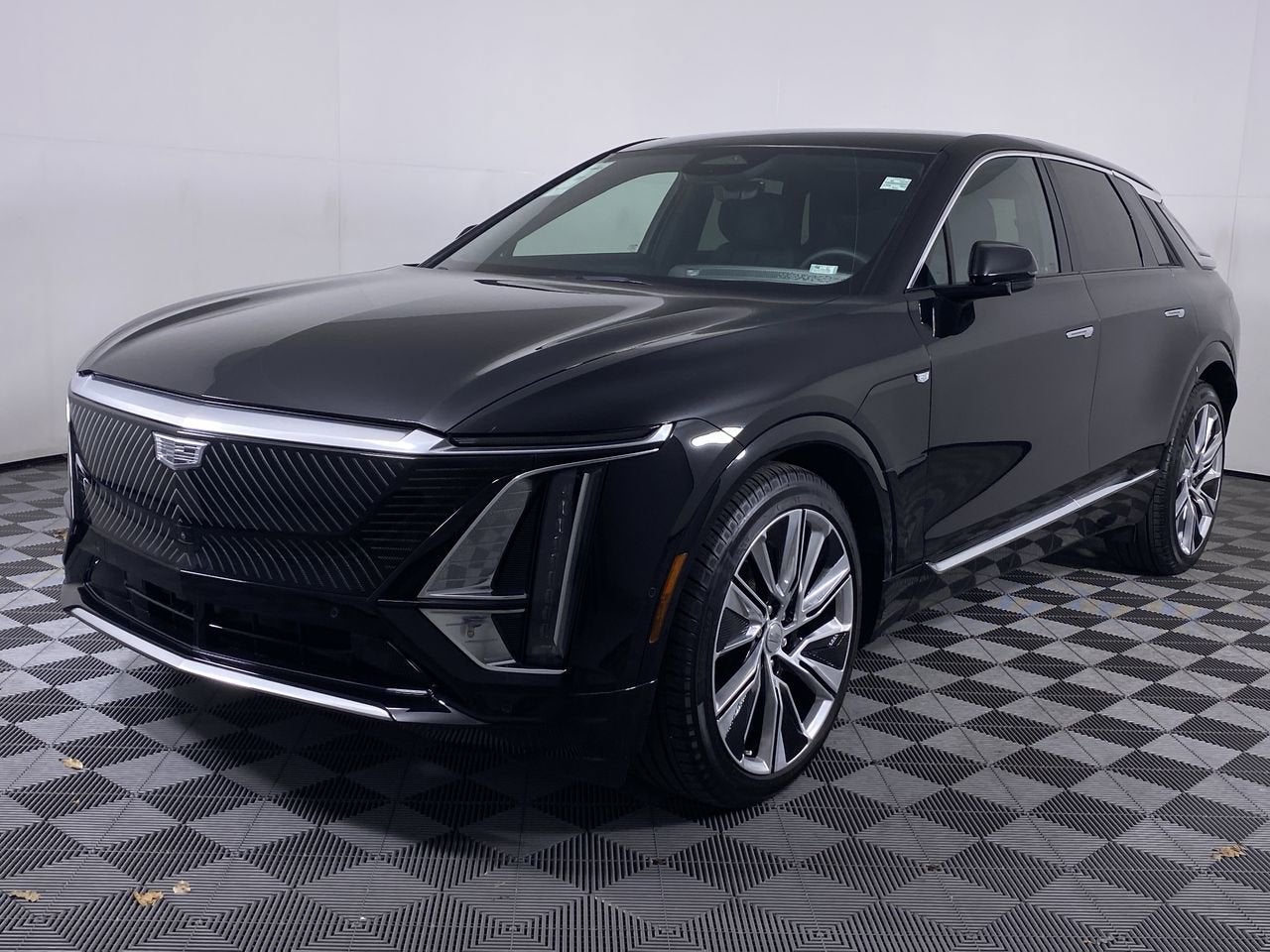 2024 Cadillac LYRIQ Luxury 3