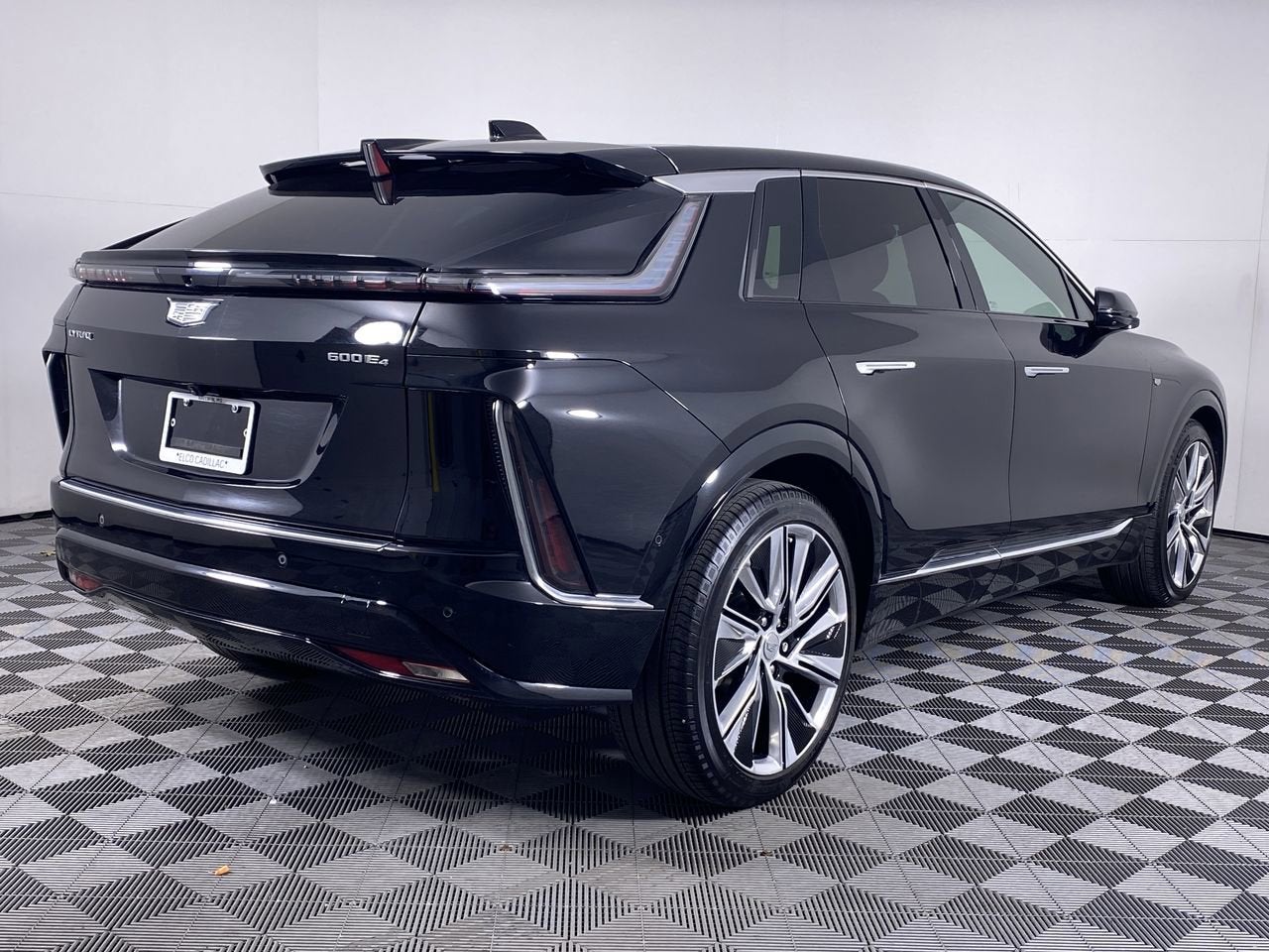 2024 Cadillac LYRIQ Luxury 3