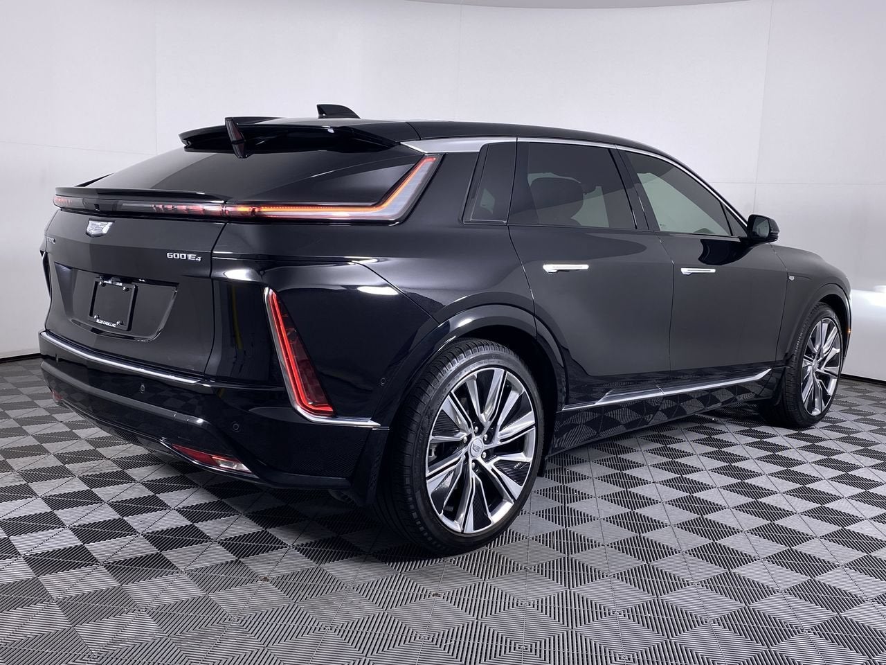 2024 Cadillac LYRIQ Luxury 3