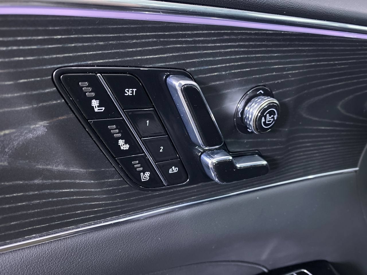 2024 Cadillac LYRIQ Luxury 3