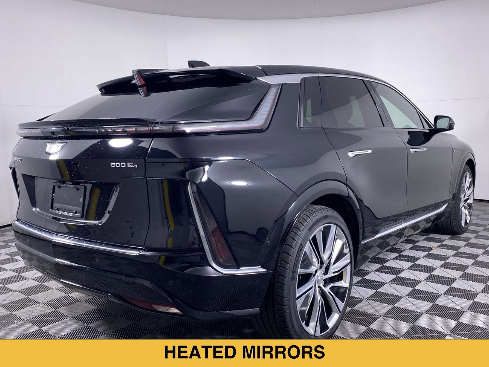 2024 Cadillac LYRIQ Luxury 3