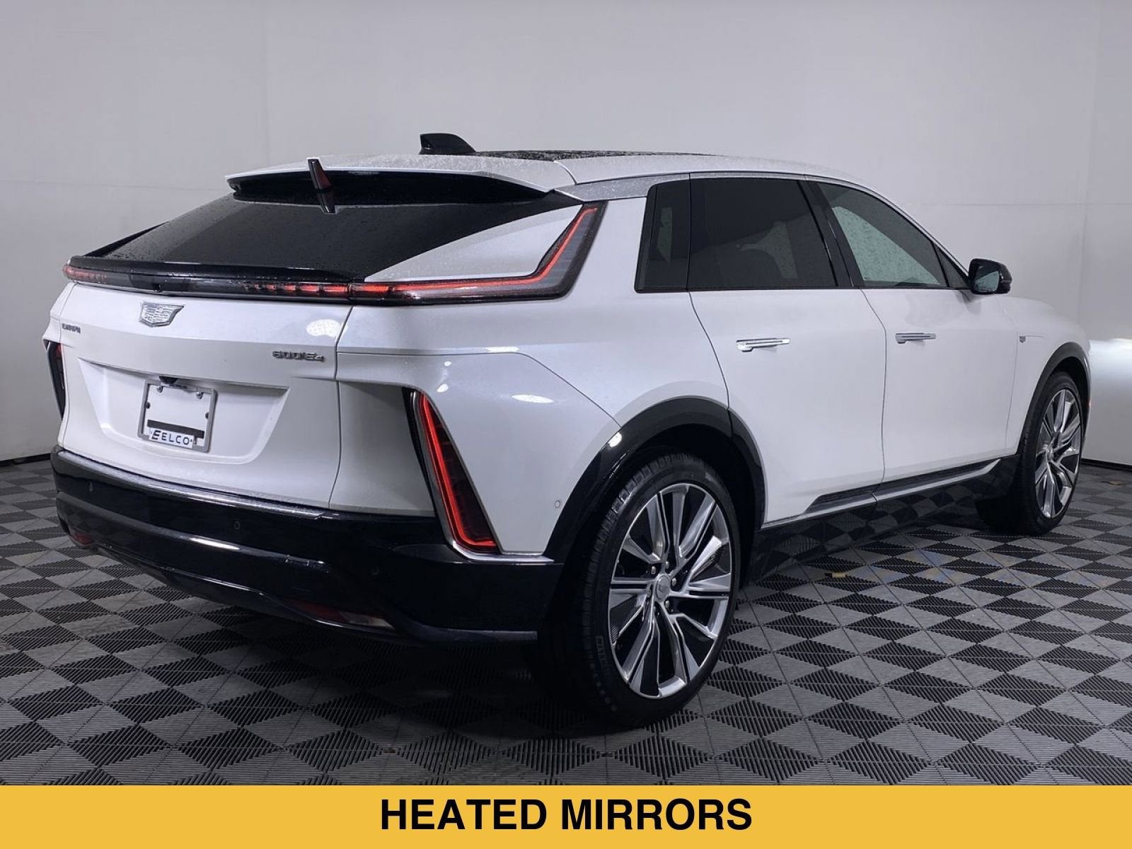 2025 Cadillac LYRIQ Luxury 3