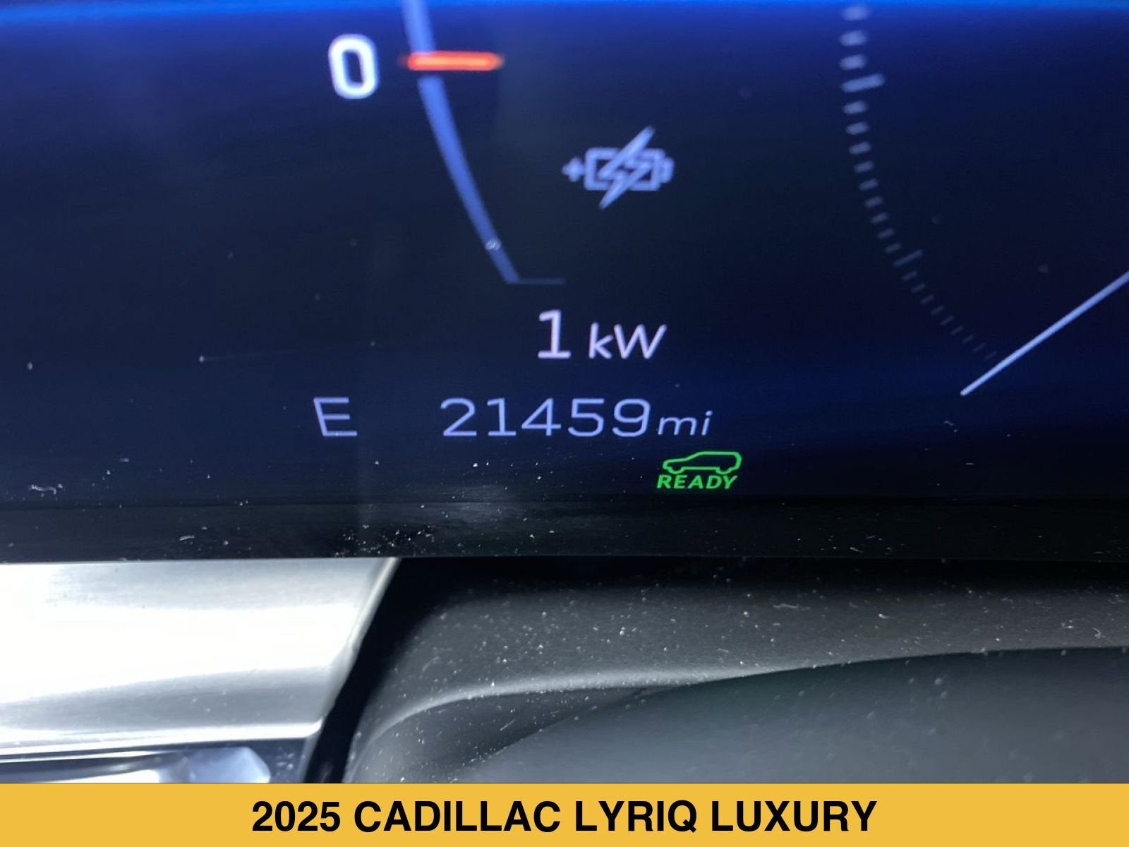 2025 Cadillac LYRIQ Luxury 3