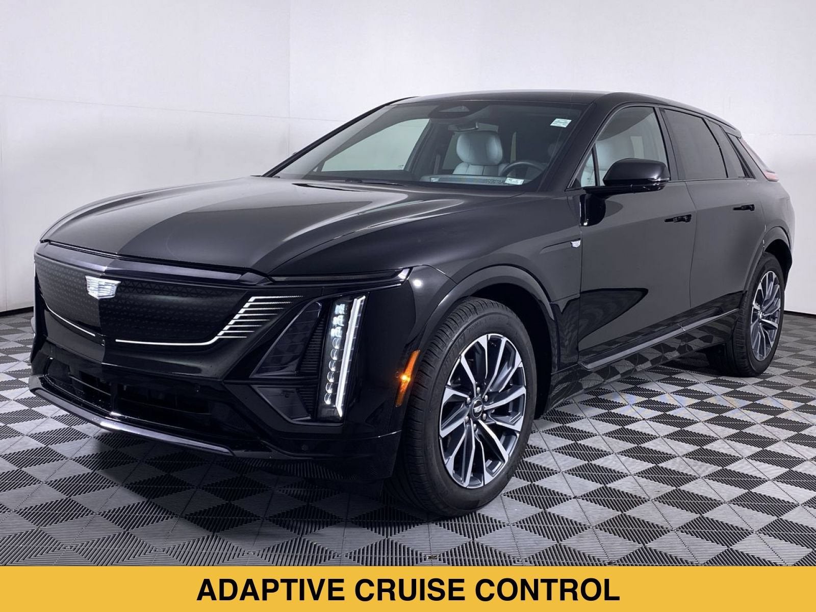 2024 Cadillac LYRIQ Sport 1