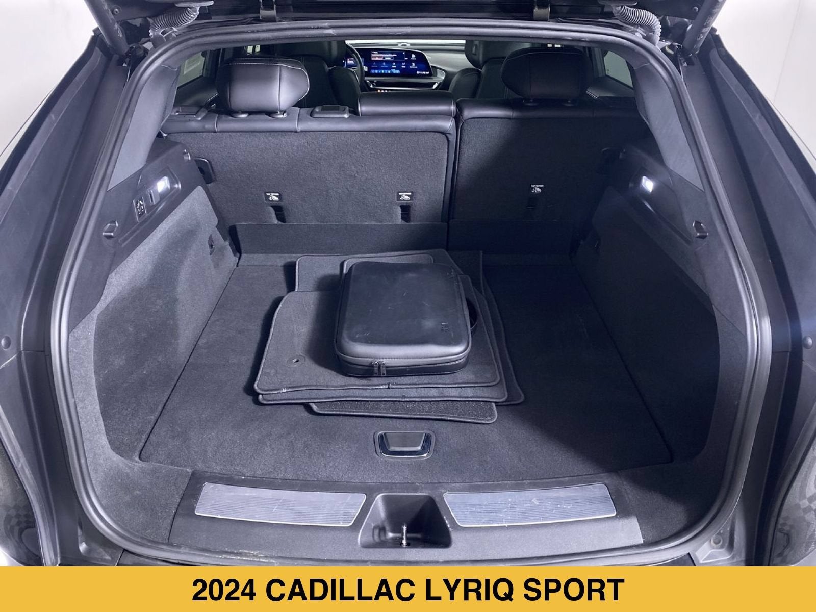 2024 Cadillac LYRIQ Sport 2