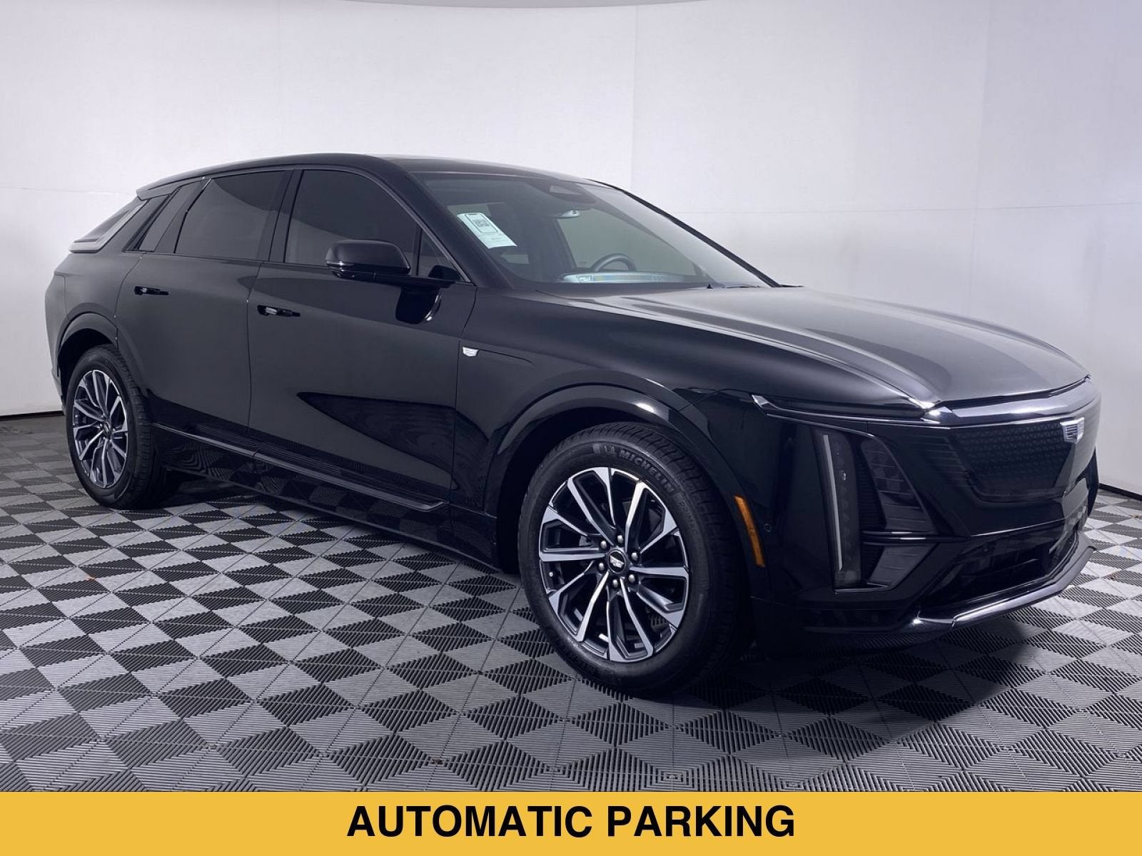 2024 Cadillac LYRIQ Sport 2