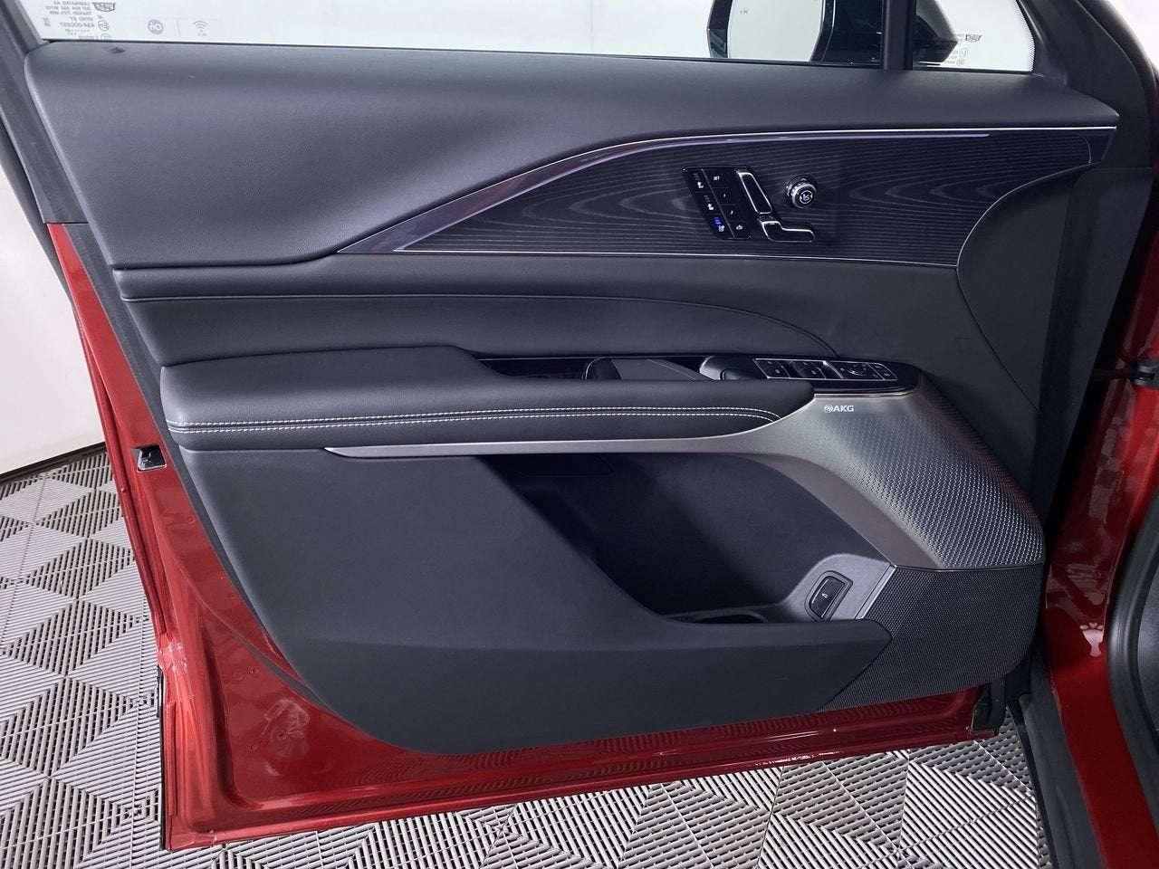 2024 Cadillac LYRIQ Sport 2