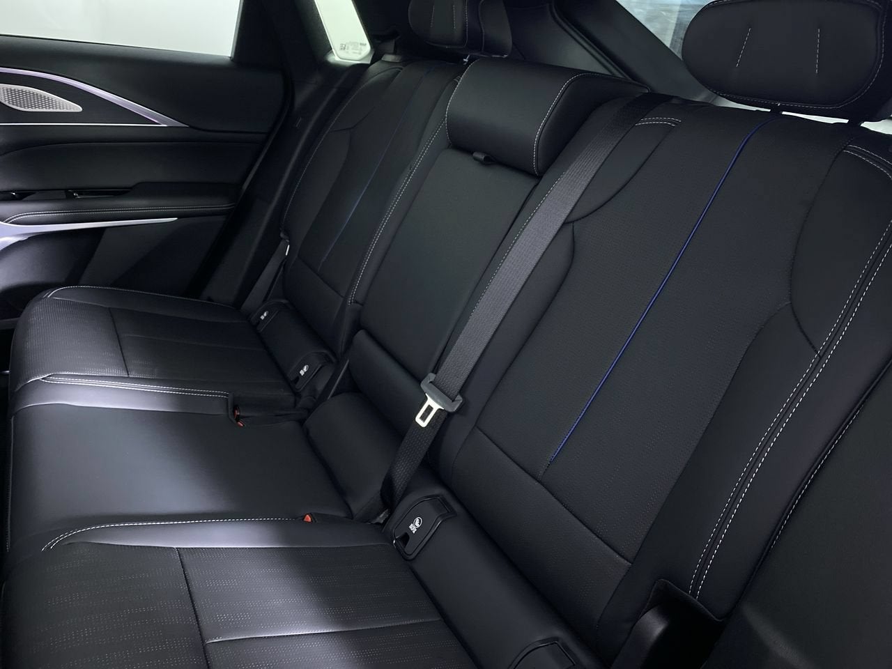 2024 Cadillac LYRIQ Sport 2