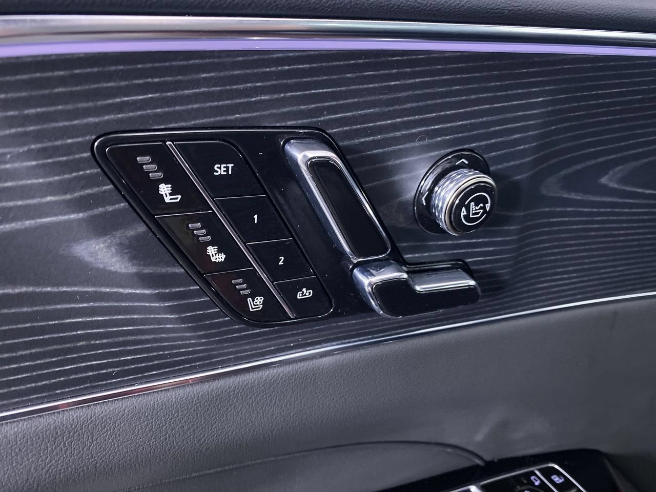 2024 Cadillac LYRIQ Sport 2