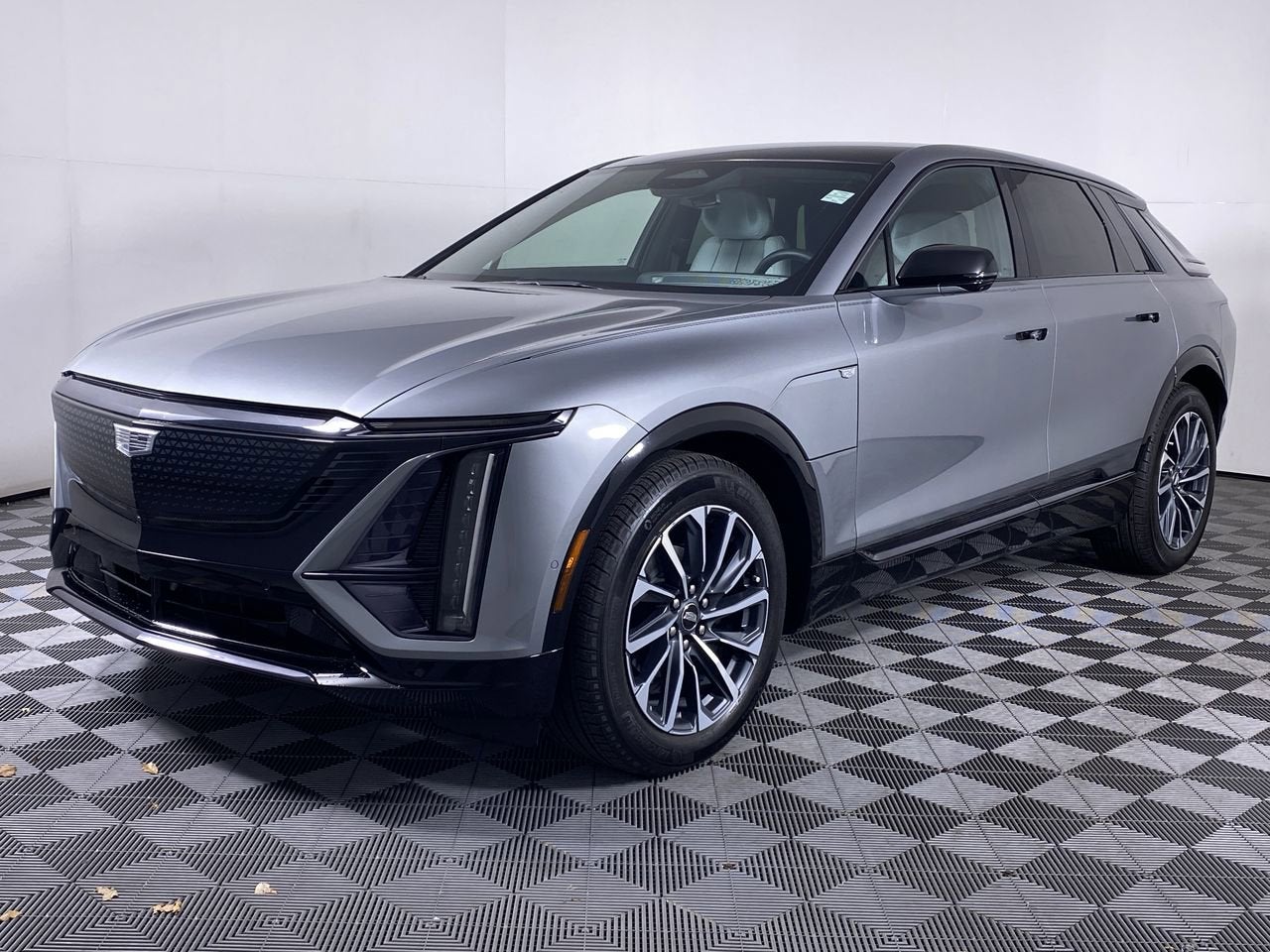 2024 Cadillac LYRIQ Sport 2