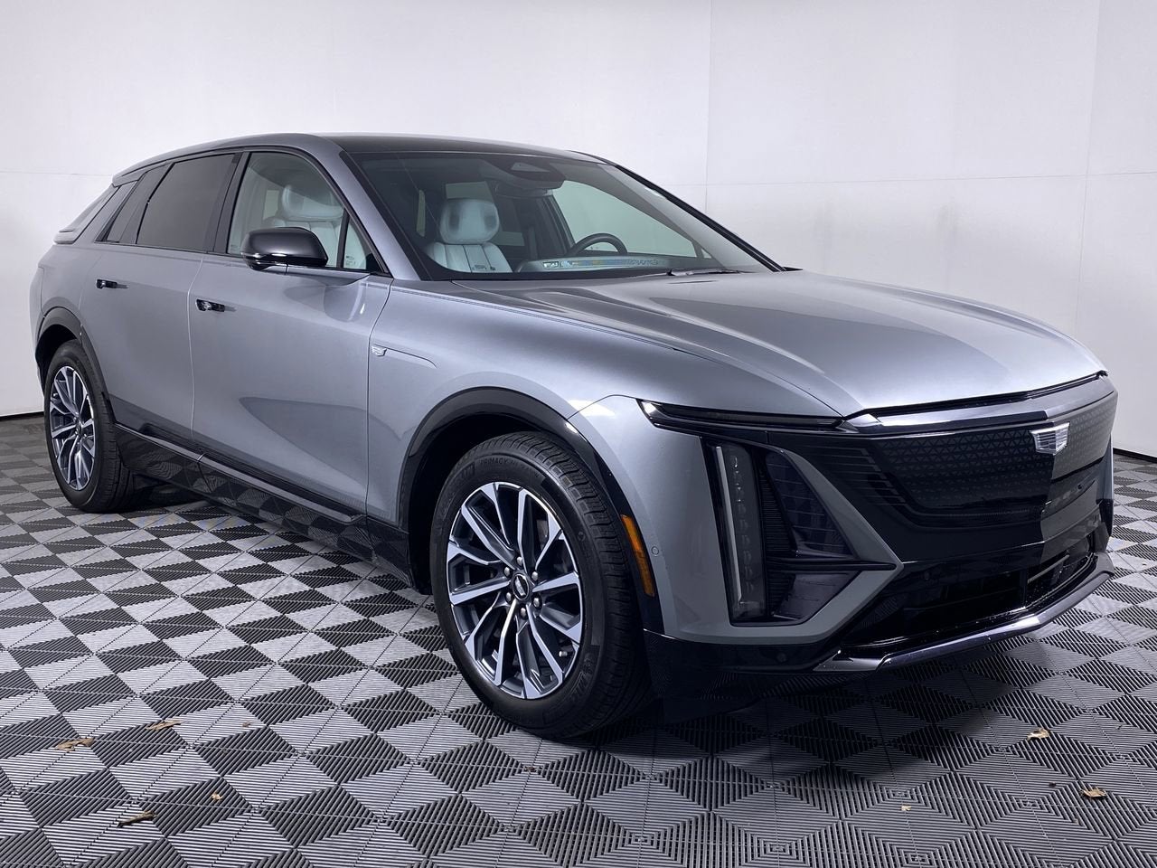 2024 Cadillac LYRIQ Sport 2