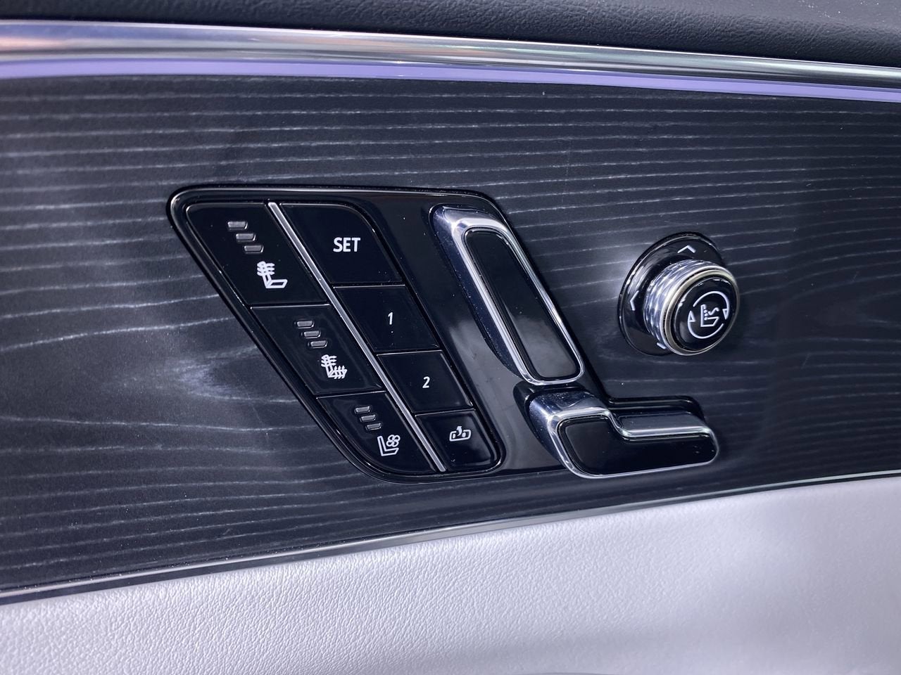 2024 Cadillac LYRIQ Sport 2