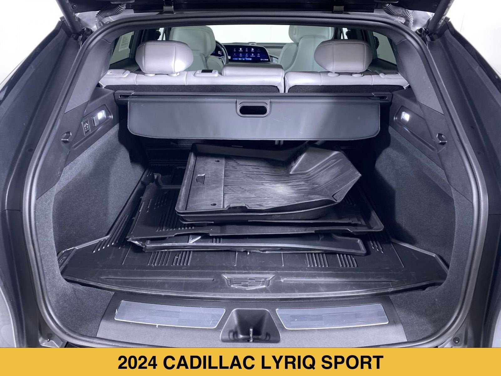 2024 Cadillac LYRIQ Sport 3