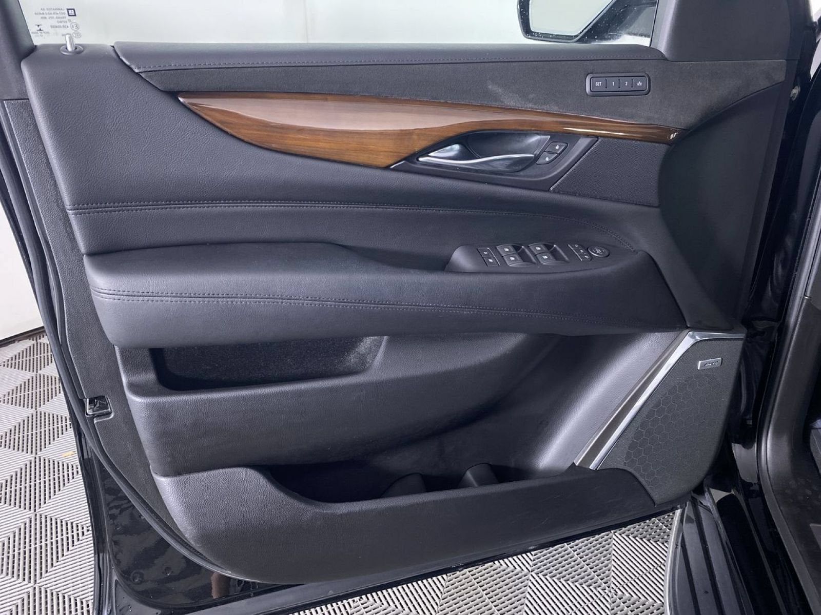 2018 Cadillac Escalade Luxury - Photo 13