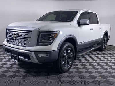 2022 Nissan TITAN Crew Cab Platinum Reserve 4x4