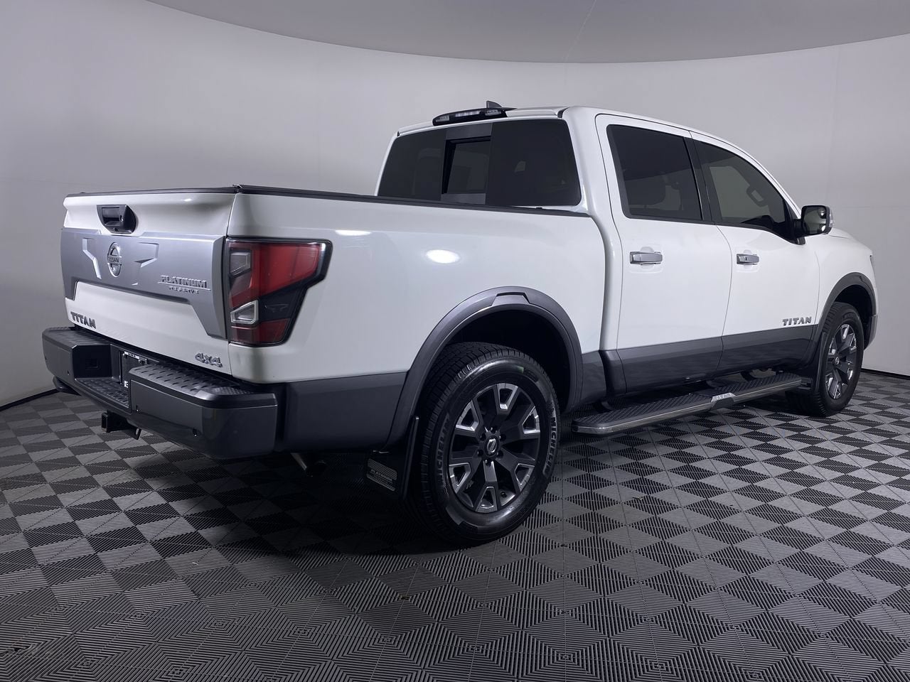 2022 Nissan TITAN Crew Cab Platinum Reserve 4x4