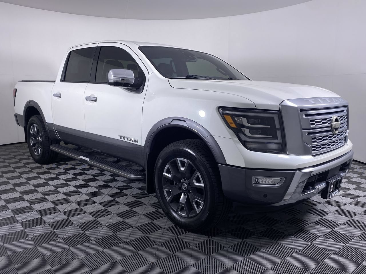 2022 Nissan TITAN Crew Cab Platinum Reserve 4x4