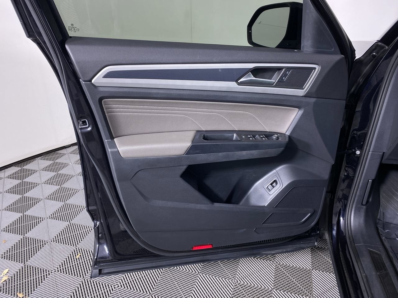 2021 Volkswagen Atlas Cross Sport 3.6L V6 SE w/Technology R-Line